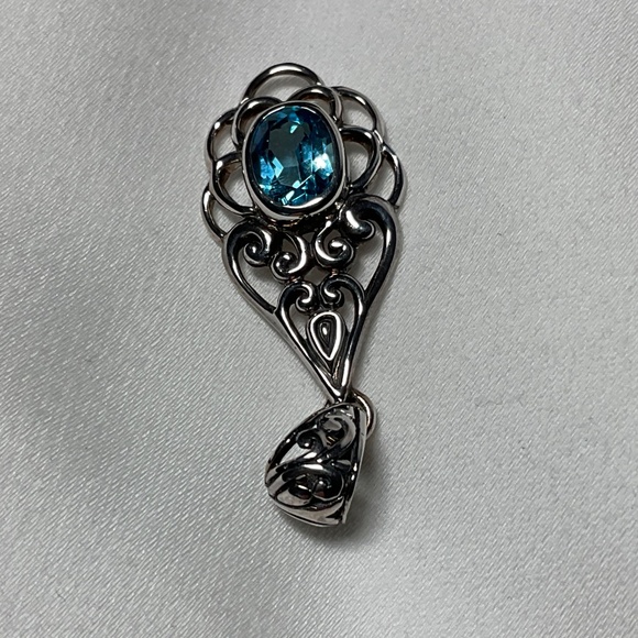 Blue Topaz Pendant - Picture 5 of 5